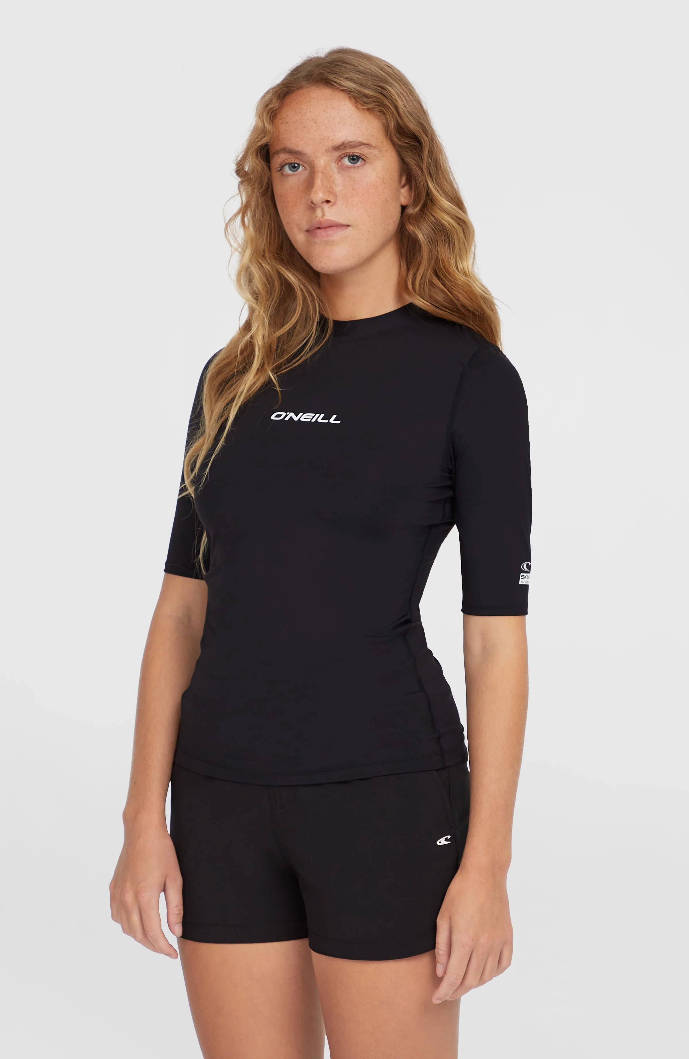 10879-essentials-short-sleeve-skin-black-out-1.webp Essentials Short-Sleeve Skin | Black Out