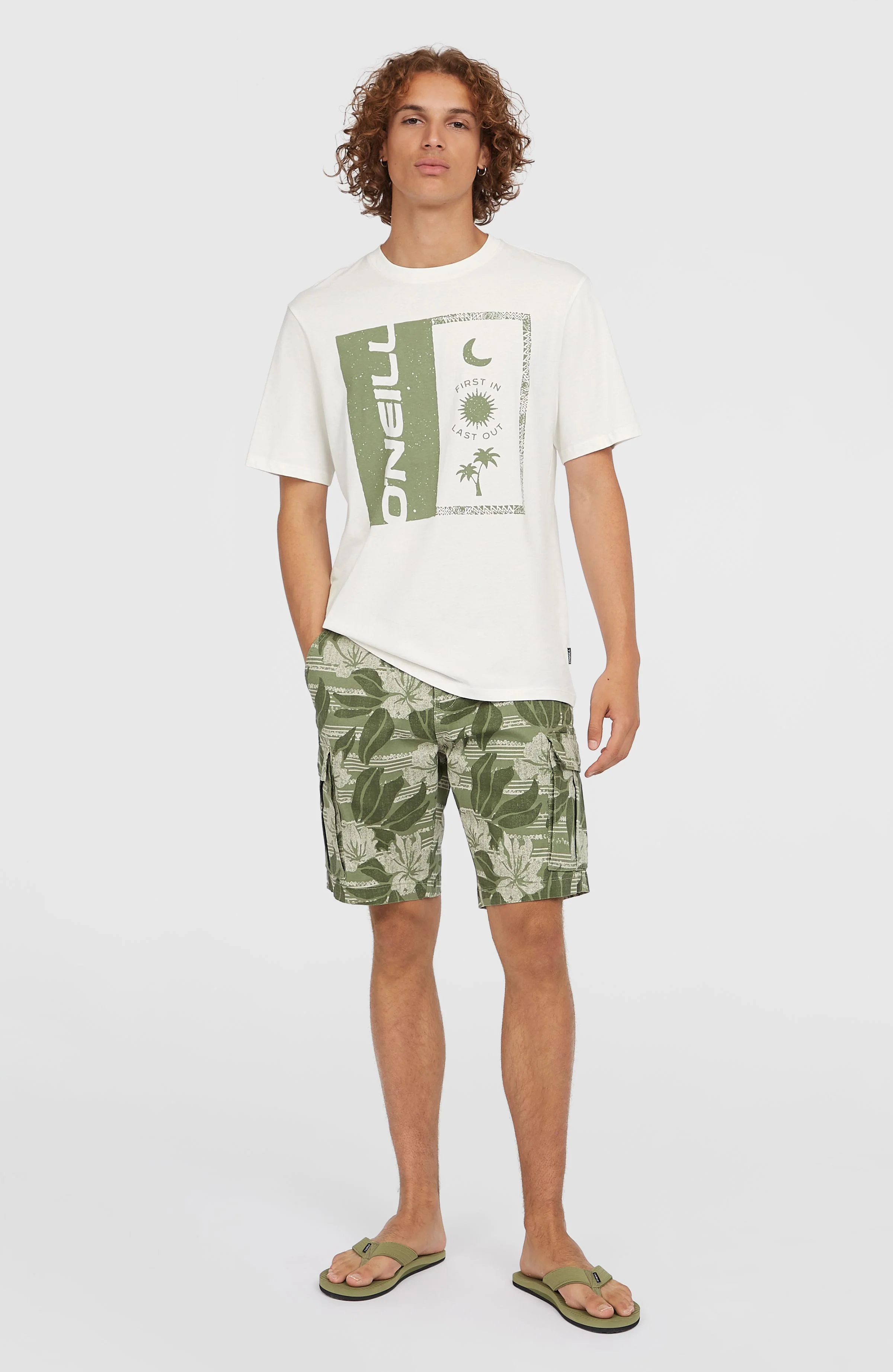 14350-essentials-cargo-shorts-green-tonal-dusty-flower-1.webp Essentials Cargo Shorts | Green Tonal Dusty Flower
