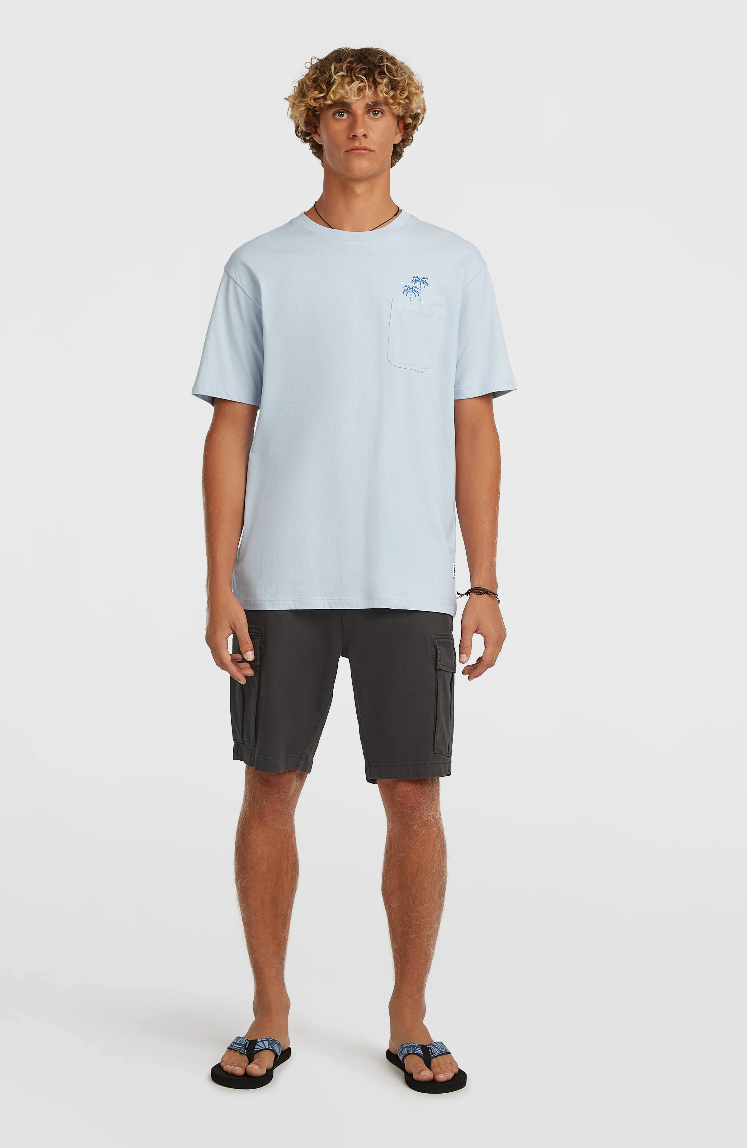 1481-essentials-cargo-shorts-raven-1.webp Essentials Cargo Shorts | Raven