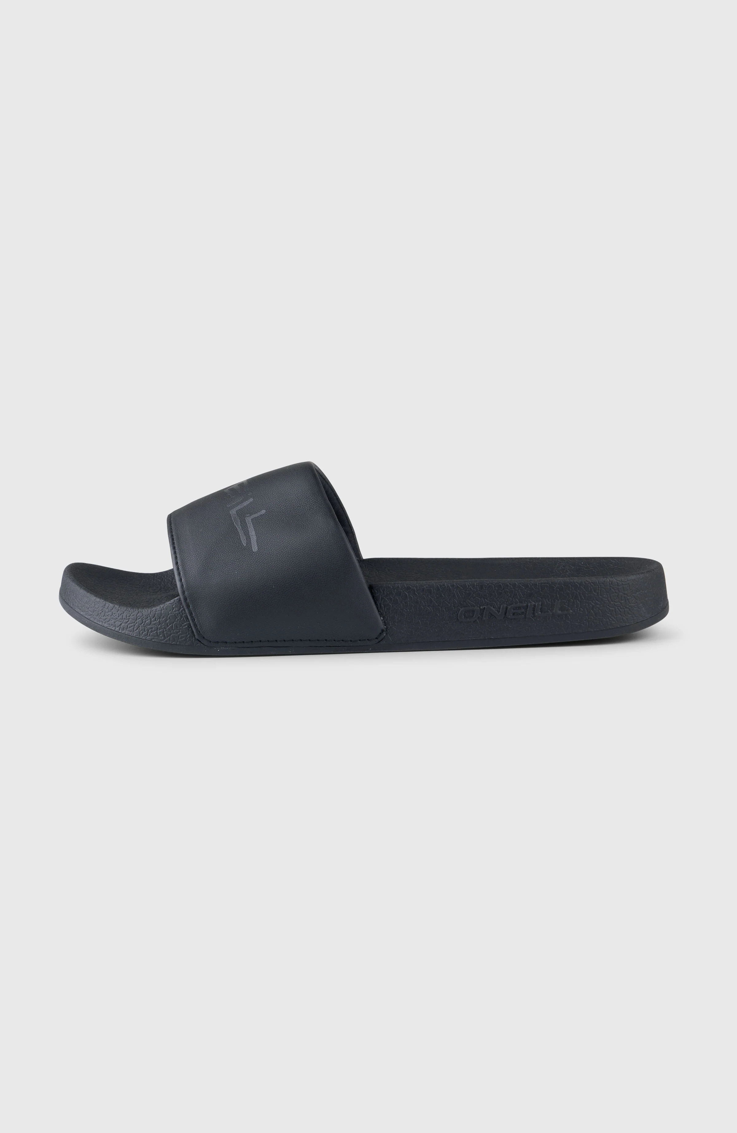 1549-summer-must-have-slides-black-out-2.webp Summer Must-Have Slides | Black Out
