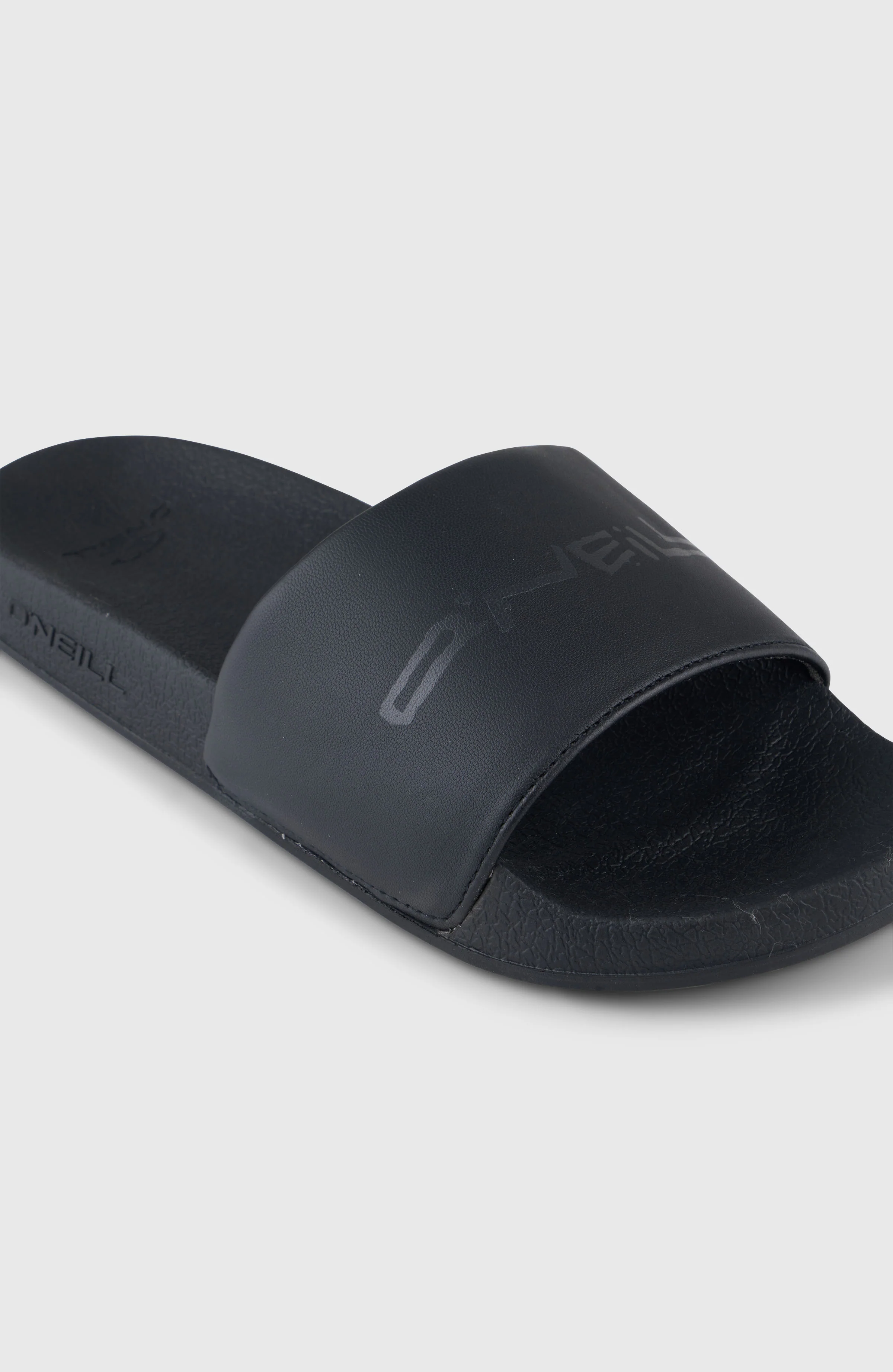1549-summer-must-have-slides-black-out-3.webp Summer Must-Have Slides | Black Out