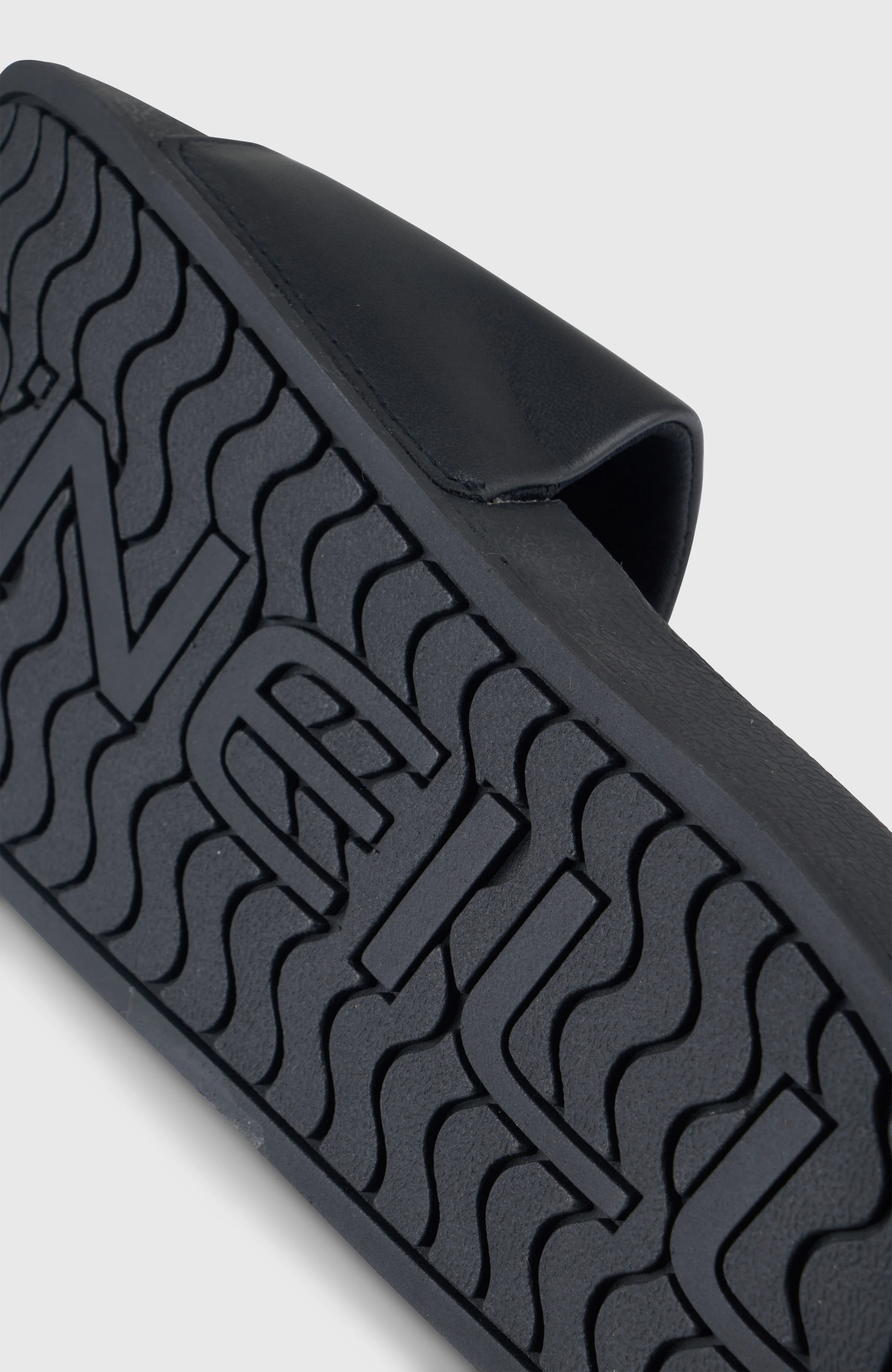1549-summer-must-have-slides-black-out-4.webp Summer Must-Have Slides | Black Out