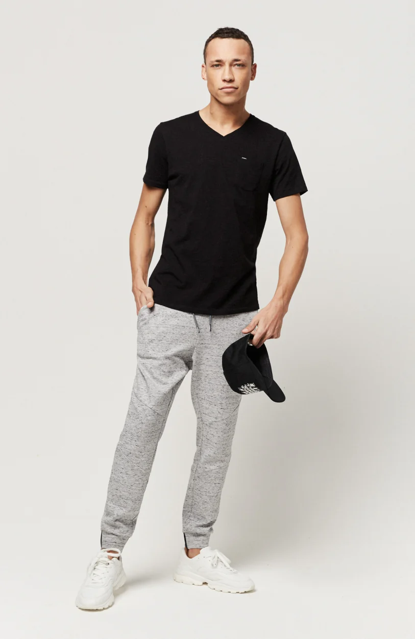 16544-jack-s-base-v-neck-t-shirt-blackout-a-1.webp Jack's Base V-Neck T-Shirt | BlackOut - A