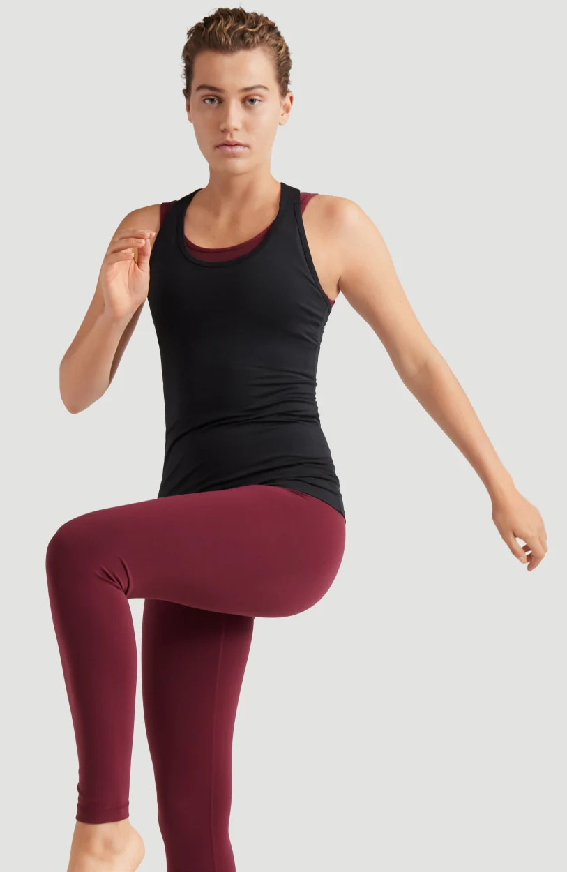 18159-yoga-performance-top-blackout-a-1.webp Yoga Performance Top | BlackOut - A