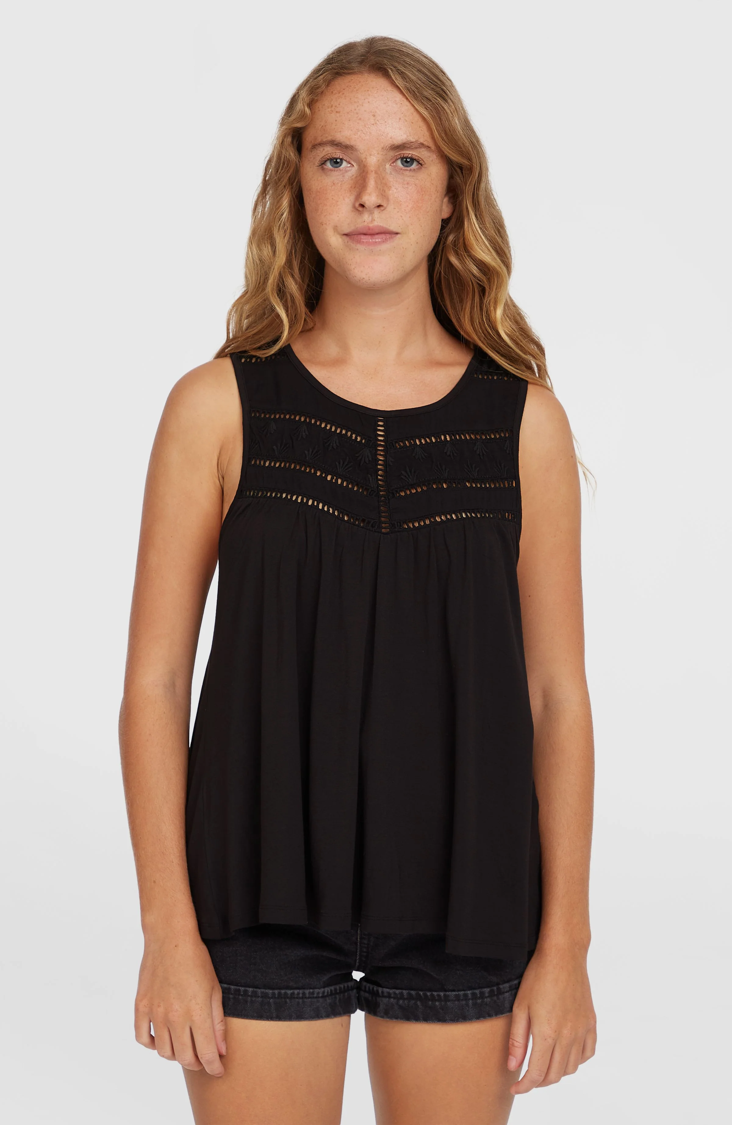 18389-essentials-tokeena-embroidery-tank-black-out-1.webp Essentials Tokeena Embroidery Tank | Black Out