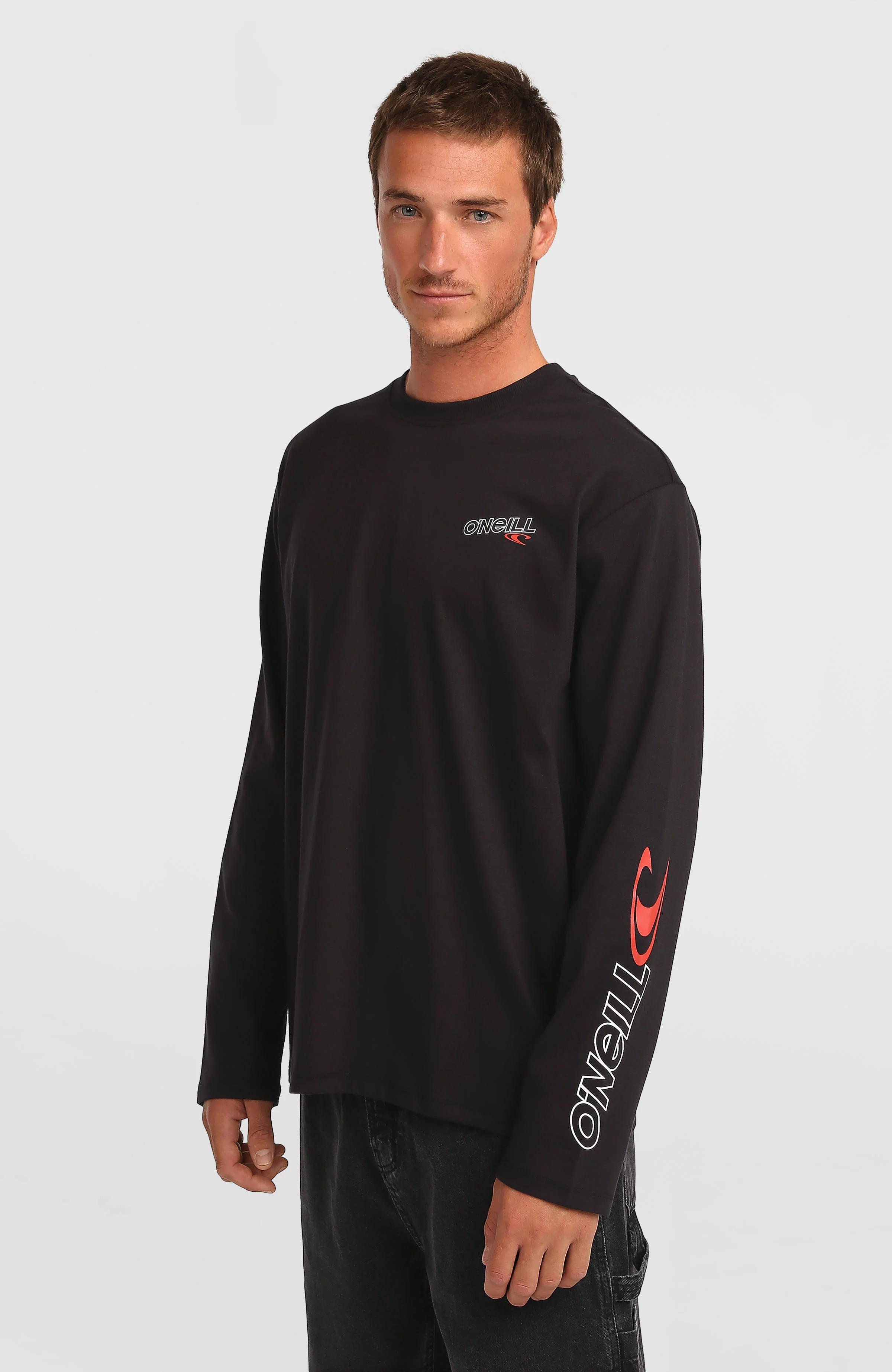2426-essentials-90s-logo-long-sleeve-t-shirt-black-out-1.webp Essentials 90s Logo Long-Sleeve T-Shirt | Black Out
