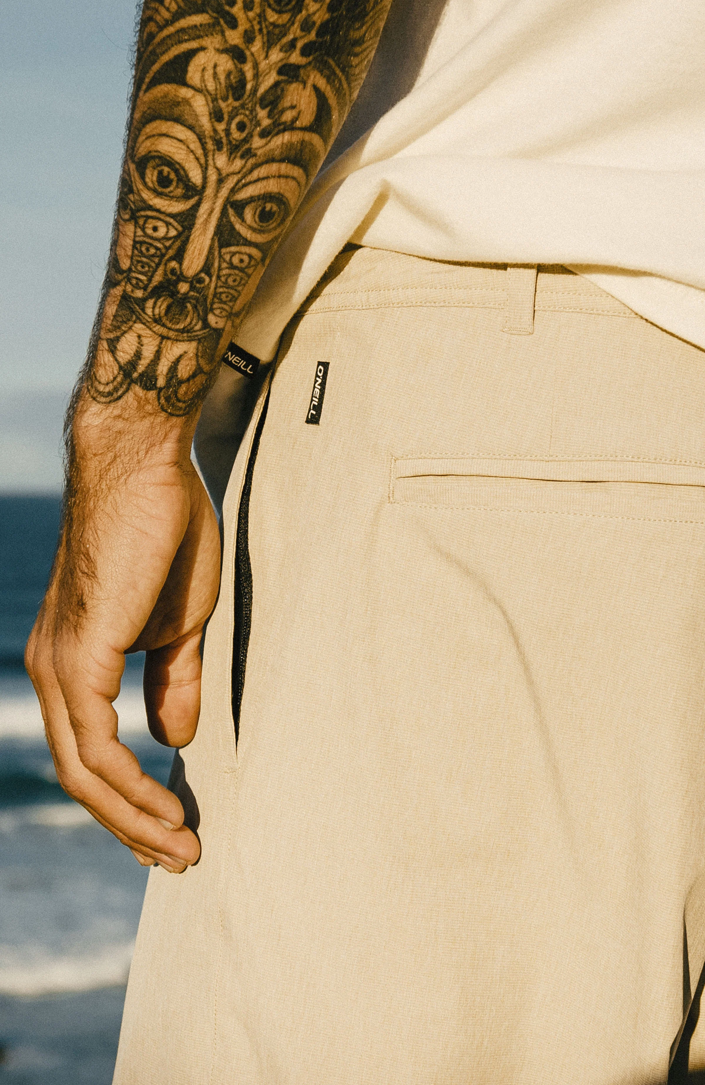 Hybrid 19" Melange Shorts | Cocoa Sand