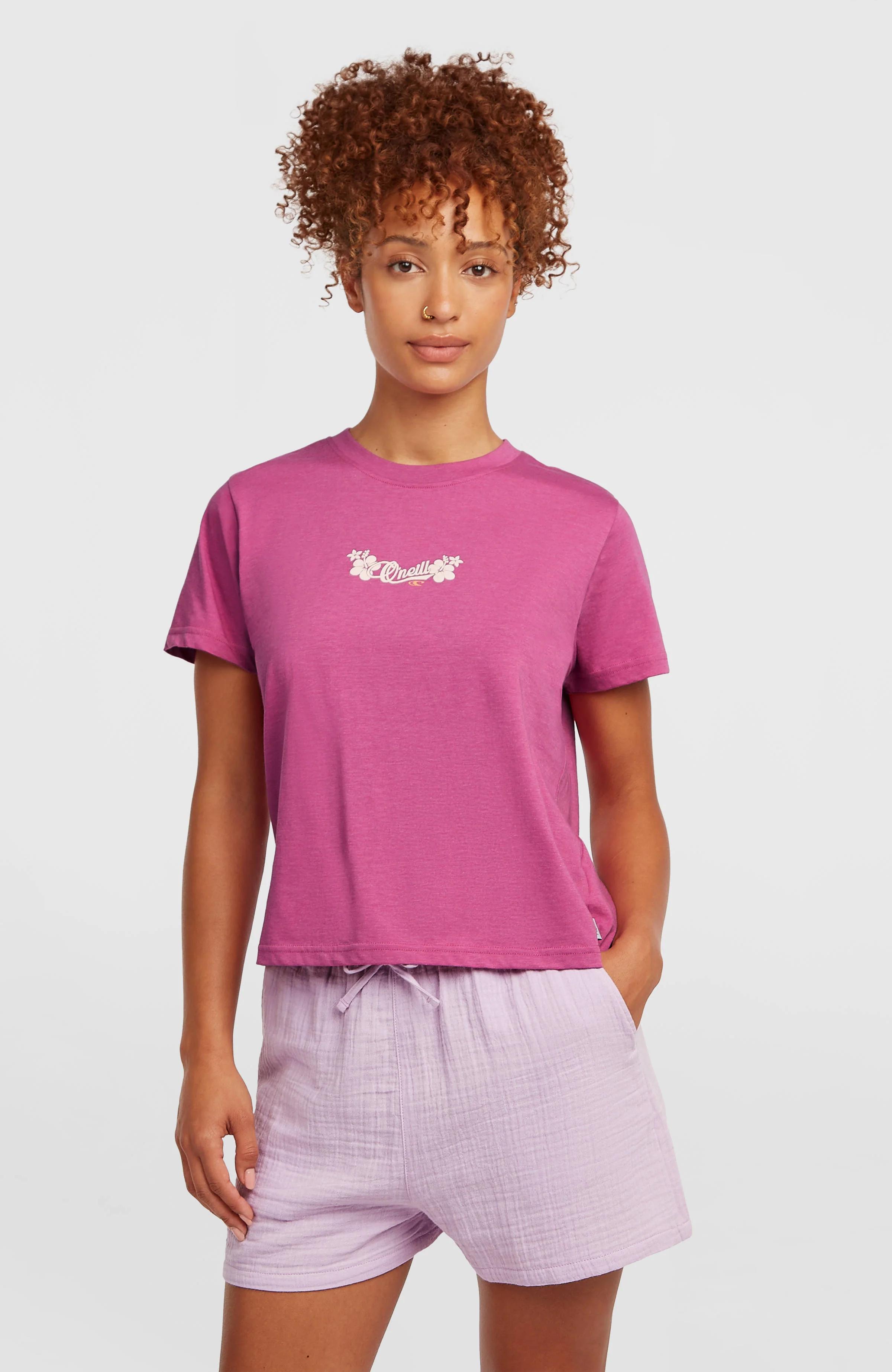 4336-essentials-script-t-shirt-electric-fuschia-1.webp Essentials Script T-Shirt | Electric Fuschia