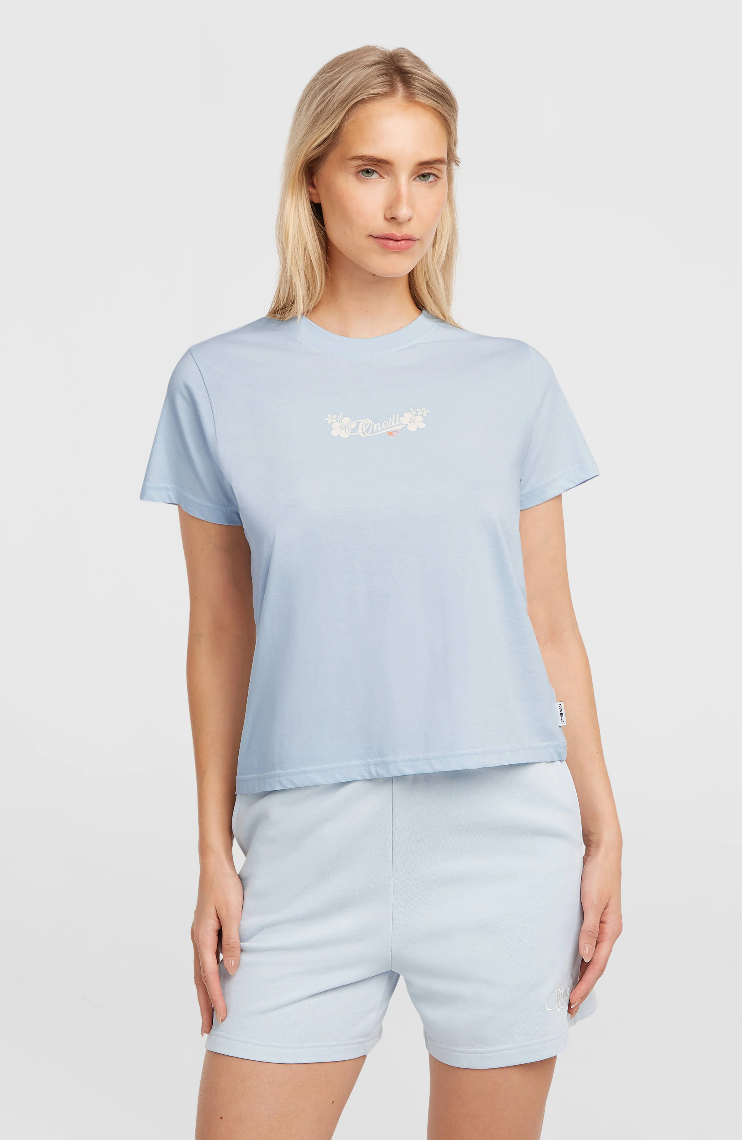 5087-essentials-script-t-shirt-spindle-1.webp Essentials Script T-Shirt | Spindle
