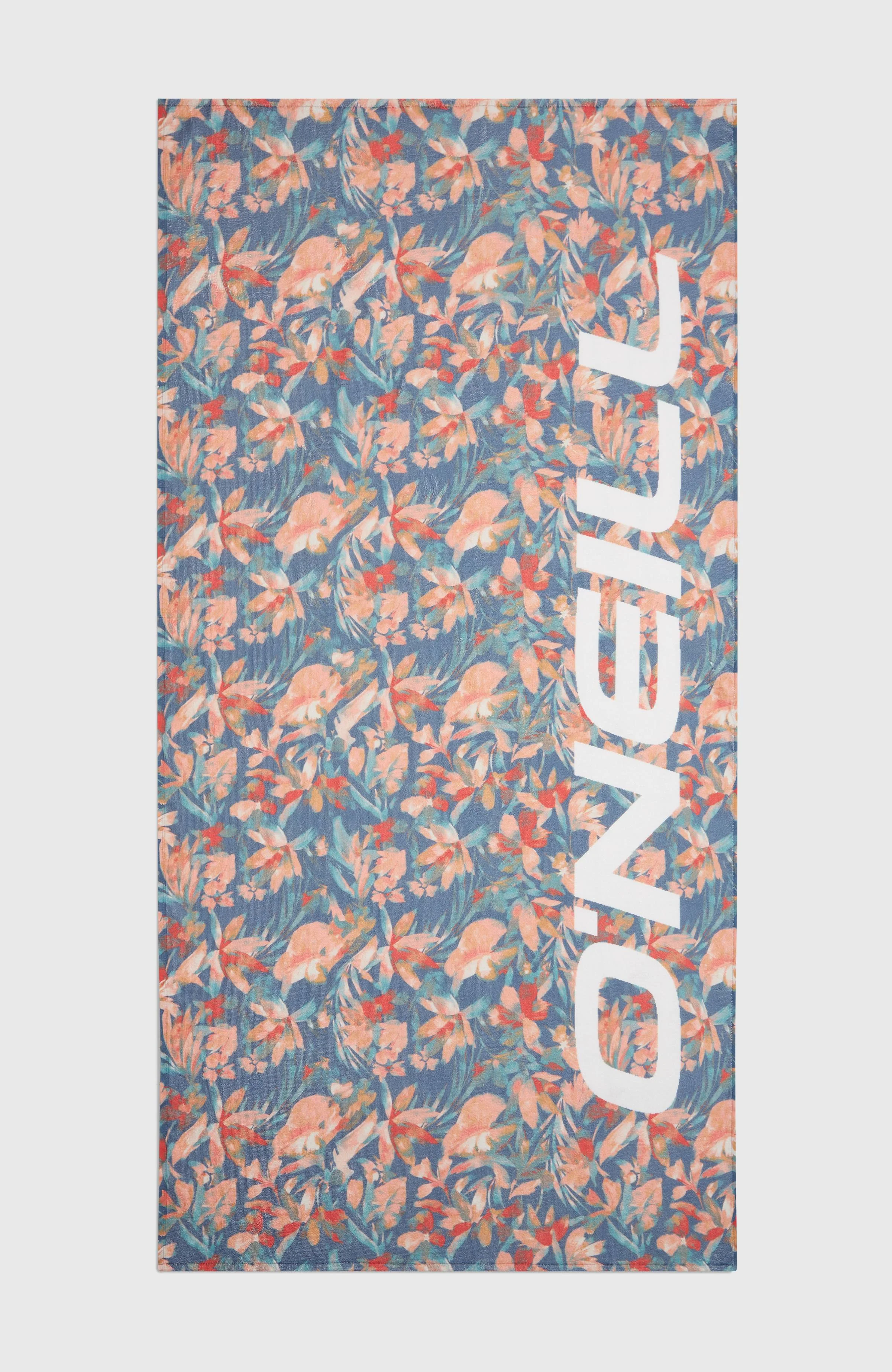 7255-seacoast-towel-blue-painted-tropics-1.webp Seacoast Towel | Blue Painted Tropics